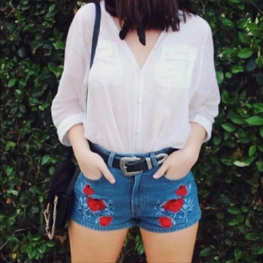 H&M Coachella denim jean shorts with red roses-8